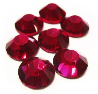 5mm nalep.kamínky broušené ruby = rubín