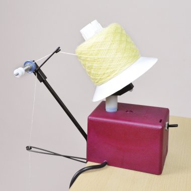 navíječ příze elektrický + stojan Maximum, klubka 250g, PDB3s regulací napětí